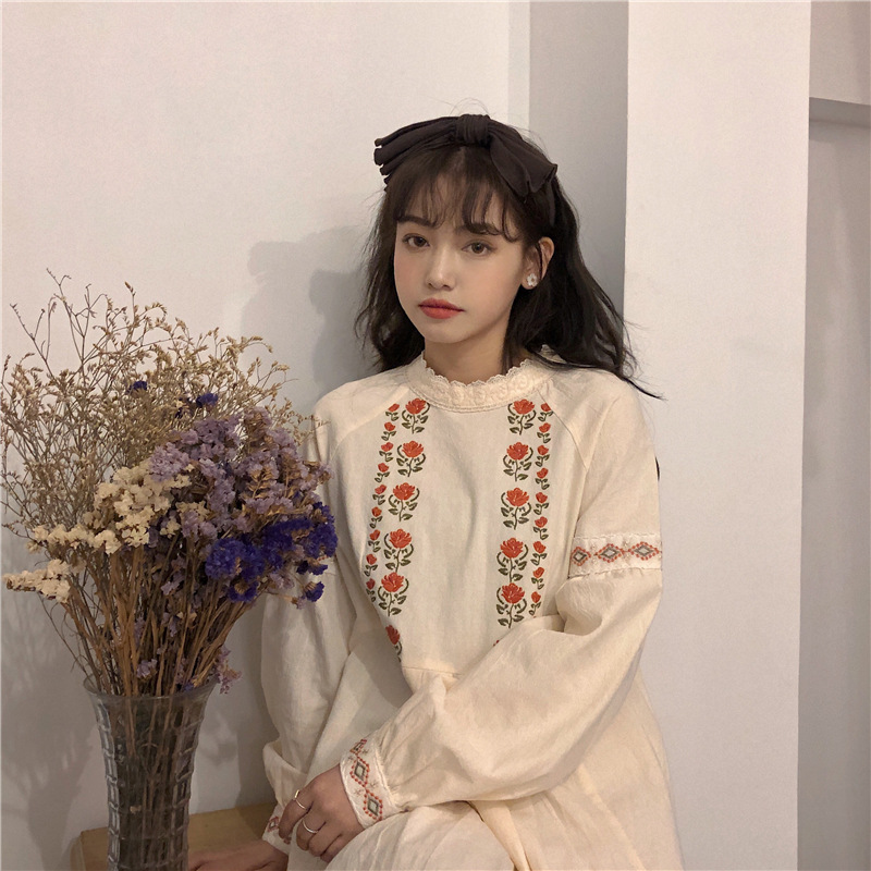2019 Early Autumn New Fresh Sweet Flower Embroidery Mosaic Lantern Sleeves Loose Long Knee Over Dress